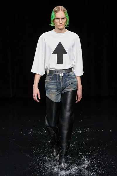 Look 26